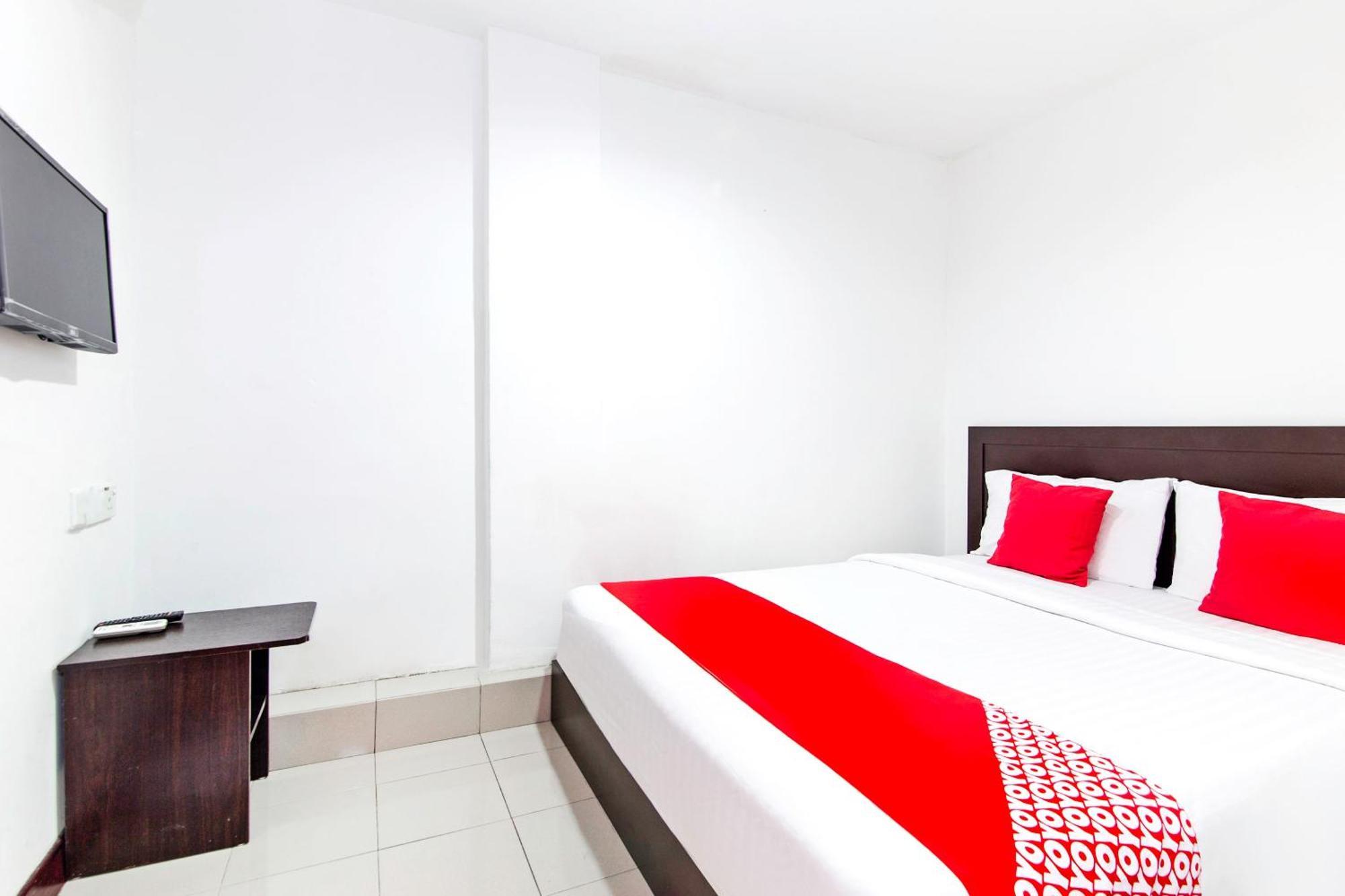 Super Oyo 321 D'elegant Hotel